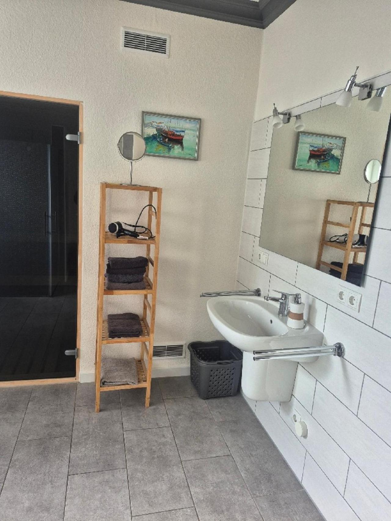 Ferienwohnung Uhlenbusch Paradise Фризойте Екстериор снимка